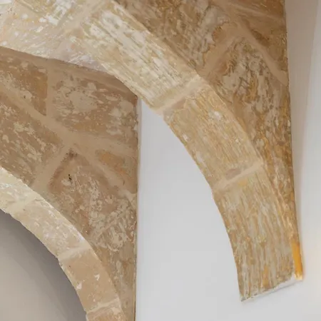 Apartman Modern Traditional With Maltese Internal Court Yard - Designed With Traditional Stone And Tiling