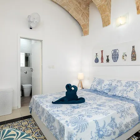 Modern Traditional With Maltese Internal Court Yard - Designed With Traditional Stone And Tiling