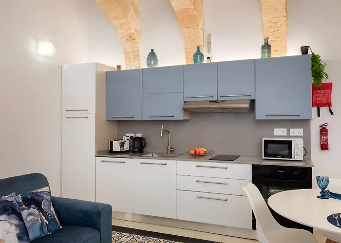 アパート Modern Traditional With Maltese Internal Court Yard - Designed With Traditional Stone And Tiling バレッタ