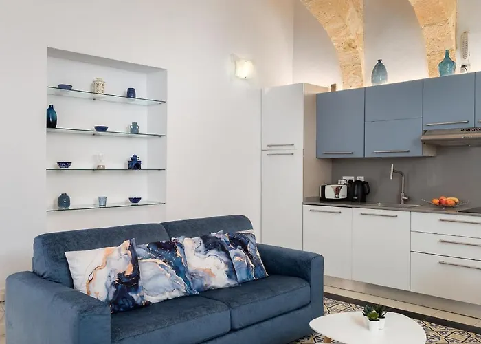 Modern Traditional With Maltese Internal Court Yard - Designed With Traditional Stone And Tiling アパート バレッタ